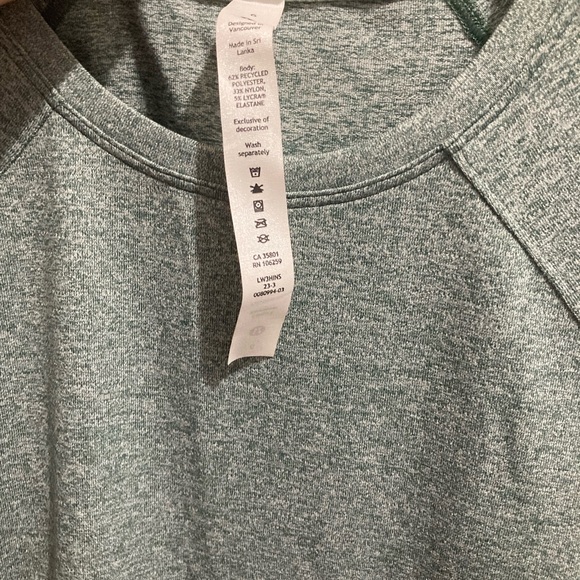 NWT lululemon license to train top - Picture 4 of 5